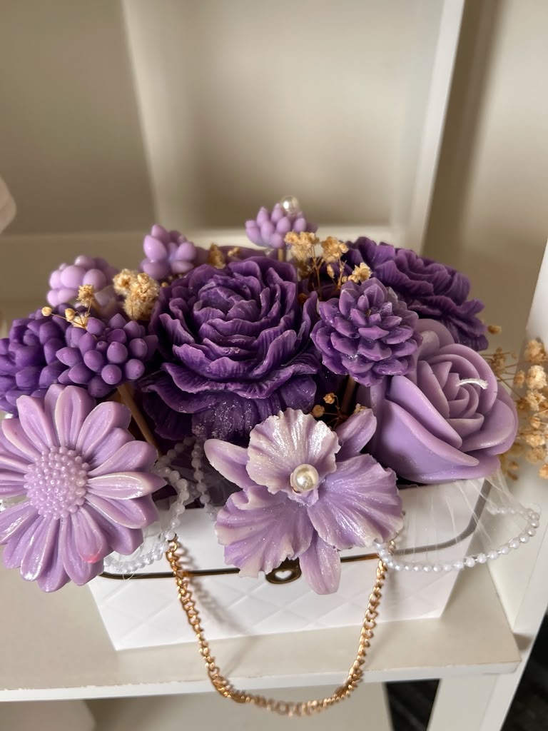 Premium Gift Box of Handmade Candles – Roses